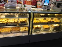 面包甜点陈列柜-采芝斋(延安路店)