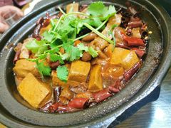 臭豆腐肥肠-八张桌子(老店)