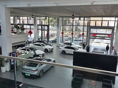 -上海星瀚奔驰4S店(红柳路店)