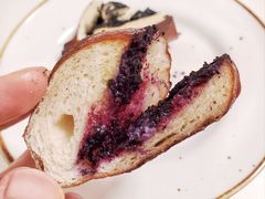 现熬蓝莓芝士碱水棒-PAOPAO Bakery&Café(港汇店)