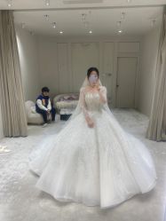 -Renee芮亦婚纱(原丽莎)