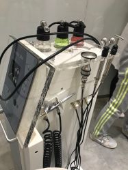 -LESSMORE科技头皮理容中心