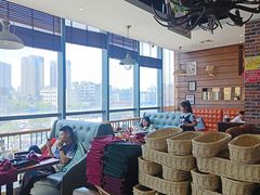 -豪客嘉族·麦尼顿西餐厅(乐福天下店)