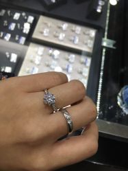 -威德钻石-克拉钻大本营(南京东路店)