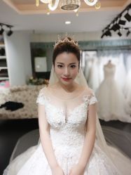 -雪莉美妆婚纱馆