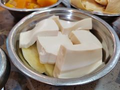 -黄利砖万峰林布依特色酸笋牛肉馆