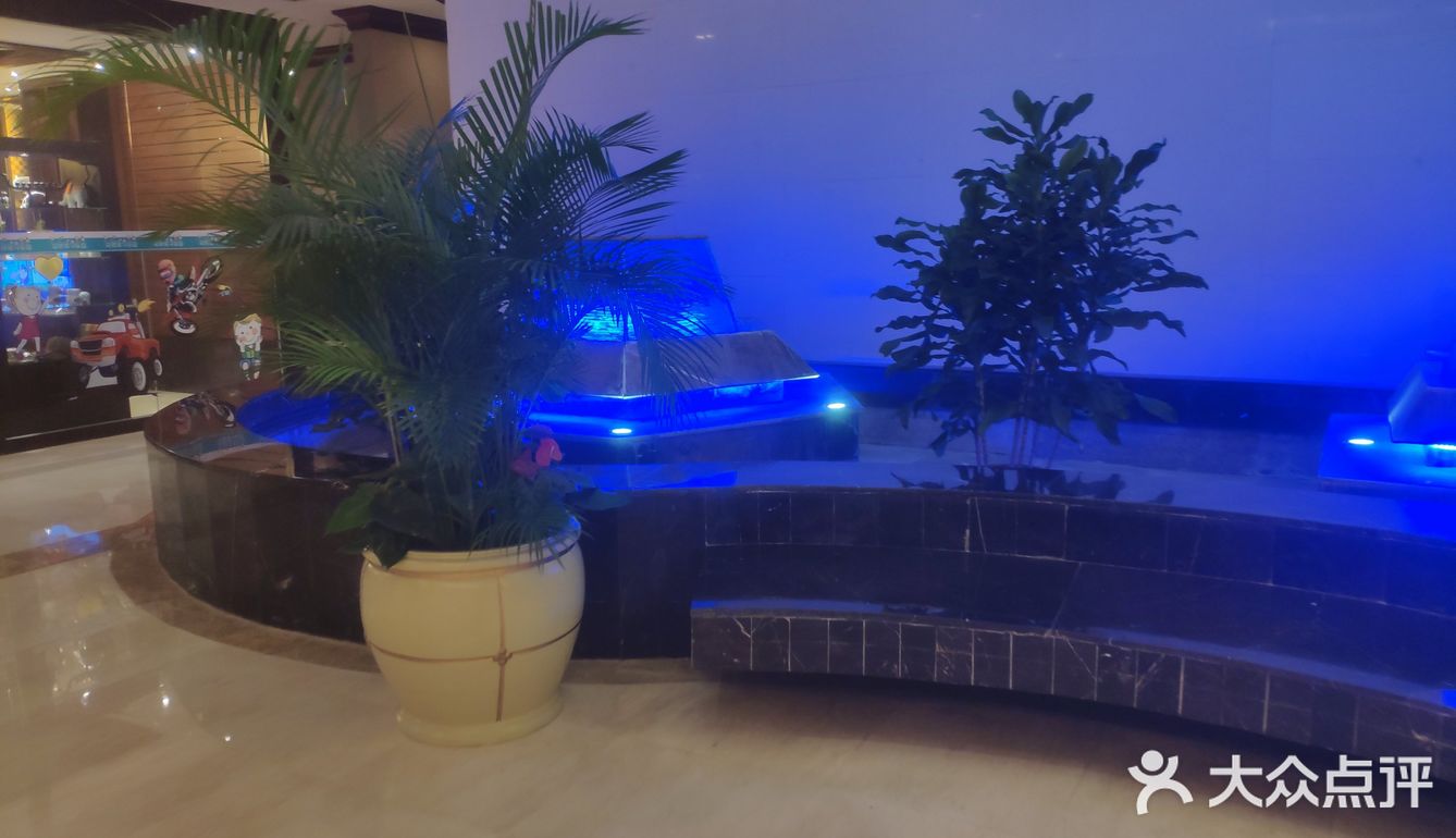骨碟收的也非常及时，热情度也不错。餐品