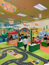 -莫莉幻想儿童乐园(武汉经开永旺店)