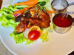 招牌脆皮烤春鸡-YUE·6·西式融合餐厅(外滩六号店)