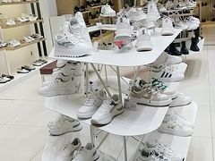 -云柏鞋业(十里堡店)