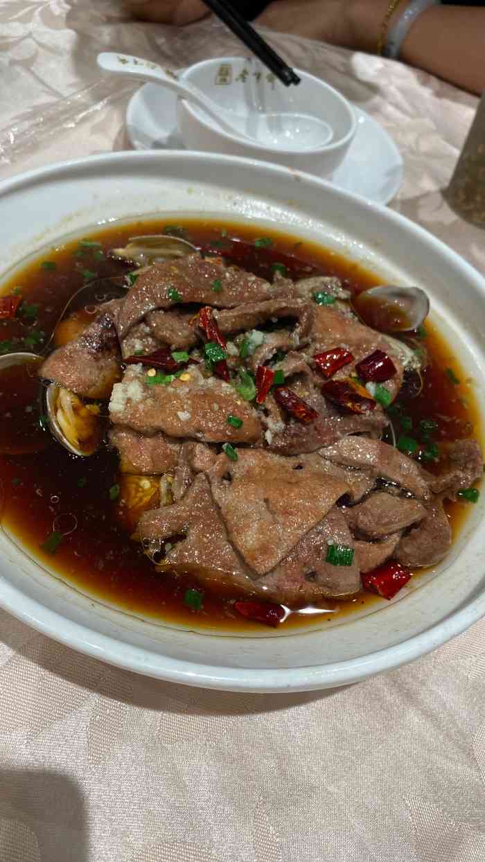 听了很久的刀鱼馄饨在下市前终于去试了一次这家老半斋在老上海心里