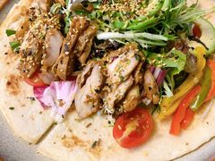 照烧鸡肉配牛油果拉法沙拉-HELLO 27 意面·沙拉·帕尼尼