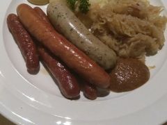 -LENBACH兰巴赫西餐啤酒坊(大连东港店)