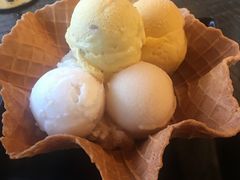 -莓园冰淇淋店