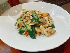 小炒口蘑-涌觅名灶·本地海鲜宁波菜(财富广场店)