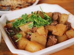 萝卜烧牛腩-曾牛肉