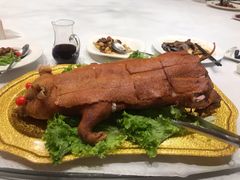 鸿运乳猪-老船夫婚宴婚庆会馆(延吉路店)