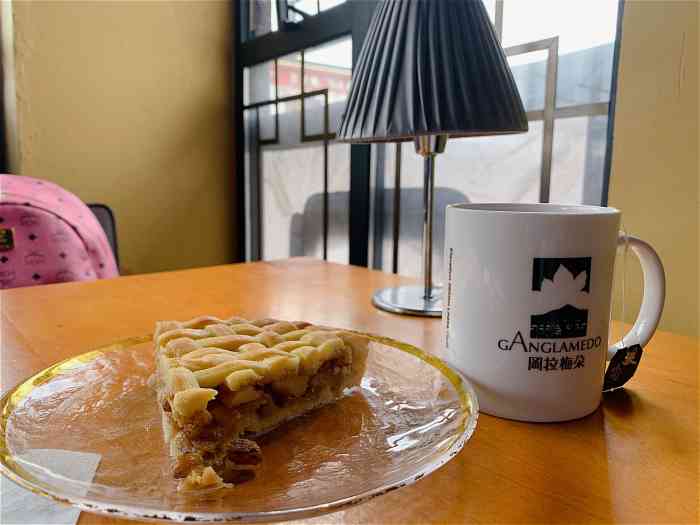 冈拉梅朵艺术餐厅·街景咖啡吧-"西式,藏餐,尼泊尔餐的混合,基本上