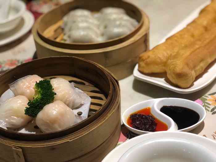 隆隆金大茶楼(地王广场店)-"菠萝油特别好吃,环境很好,比空间很大,比.