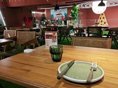 -Dragon Pizza•圆脸龙披萨·牛排餐厅