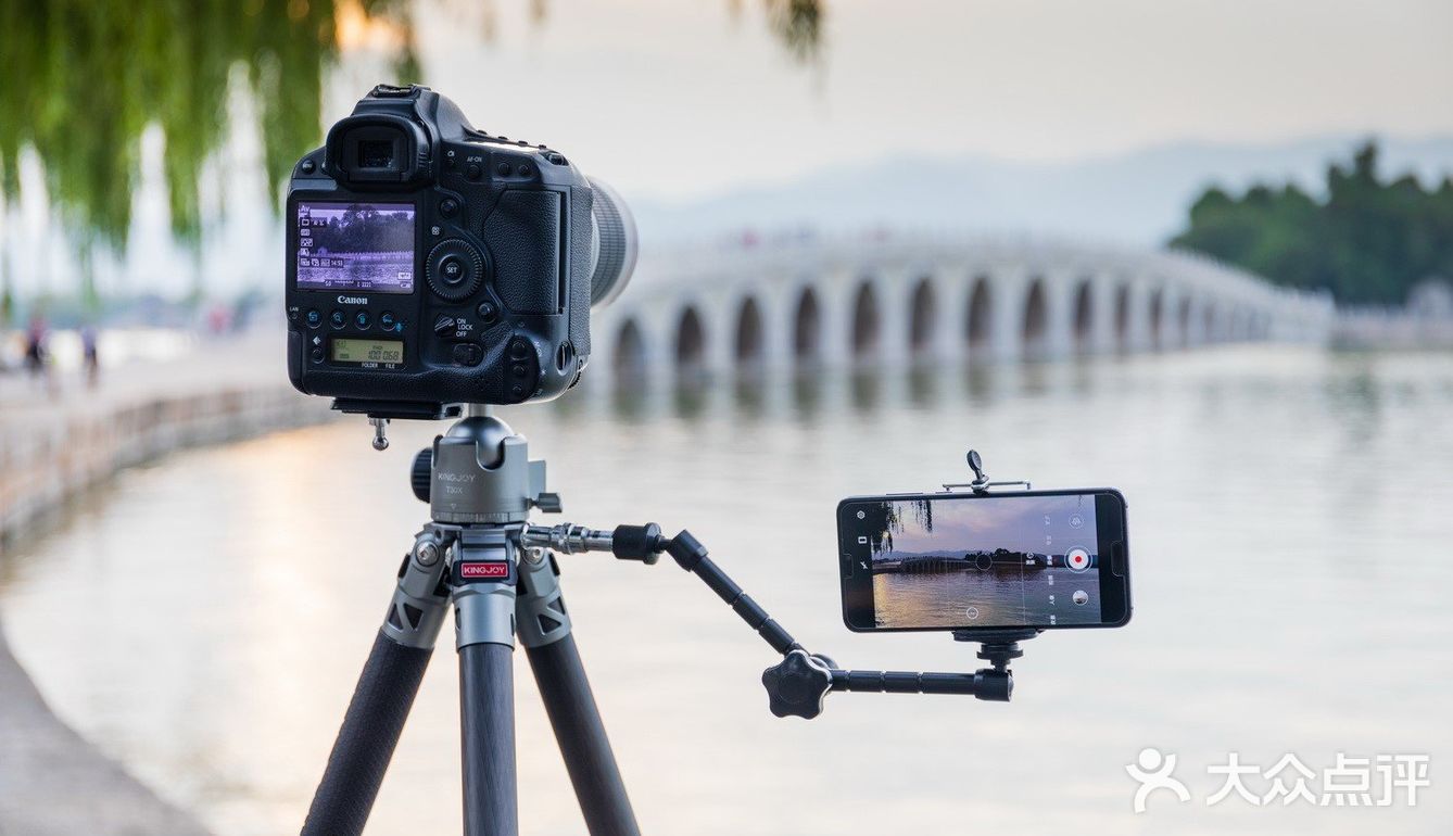 用了便捷稳固的劲捷海岳C83三脚架,轻松Get理想大片