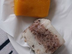 豆沙松糕-非遗近水楼糕团(景德路店)