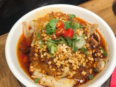 -沪小二炭火蛙锅(淮海中路美食不夜城店)