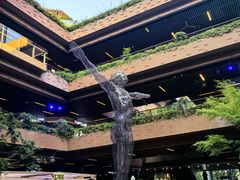 -瑞虹新天地月亮湾