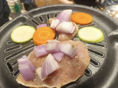 -山野的朋友露营炭火烤肉