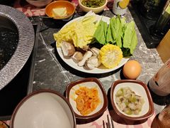 -牛YO寿喜烧·铁板烧和牛火锅自助(市府恒隆店)
