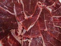 手切鲜牛板腱-鲜牛鲜生鲜肉火锅(松隽阳光城店)