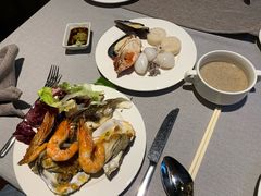 -广州万富希尔顿酒店·感趣自助餐厅·金秋蟹宴生蚝海鲜刺身