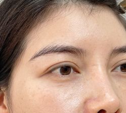 -一个差评成就的纹眉店