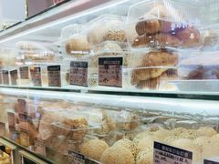 -白玉兰食品甜凤店(合生汇店)