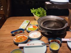 -明洞阿姨·韩式酱蟹烤肉·创意料理(三元桥店)