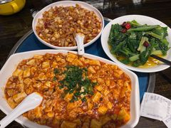 -洪霞餐馆·川菜·鲜货现炒(两江春城店)