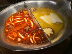 台式麻辣花胶鸡鸳鸯锅-湊湊火锅·茶憩(世博大道店)
