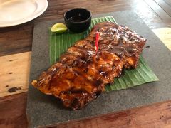 猪肋排-Naughty Nuri’s Phuket