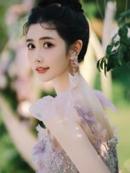 -不晚国际婚纱礼服