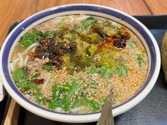 -云阿蛮云南生烫牛肉米线(奉贤路店)