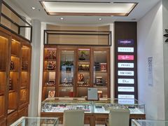 -回瑞眼镜·蔡司·依视路官方授权店(广益路万达店)
