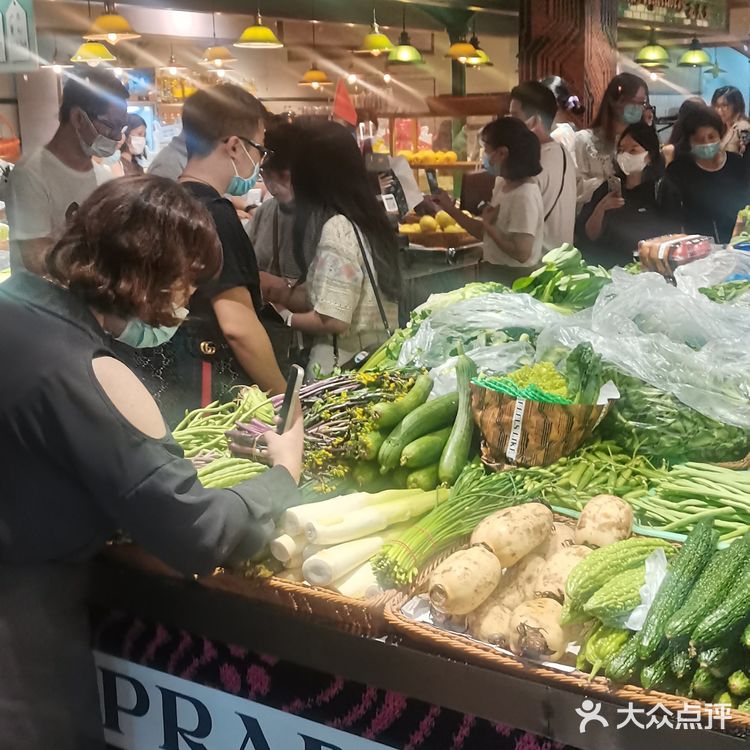 在上海，实在有太多看不懂的事情了