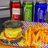 疯狂拉丝的芝士黑汉堡🍔这谁顶的住啊