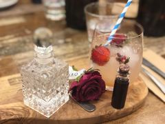 -FLOVIE FLORIST CAFE