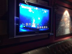 林忆莲-至少hai you ni(演唱会)-环球梦主题KTV(曲阳生活购物中心店)