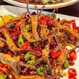 在李村吃到了这家超软糯的猪蹄子！！一顿炫仨！