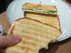 土司-HELLO 27 意面·沙拉·帕尼尼