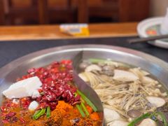 -沸炉重庆老火锅(军事博物馆店)