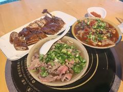 -大众跷脚牛肉馆·非遗传承单位(峨眉山店)