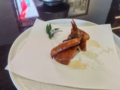 脆皮乳鸽-名佳荟